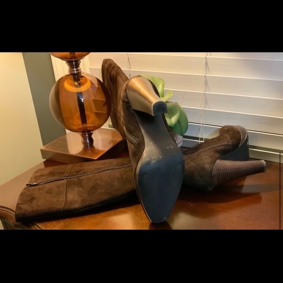 Brown Kristin Davis Boots - Picture 7 of 8